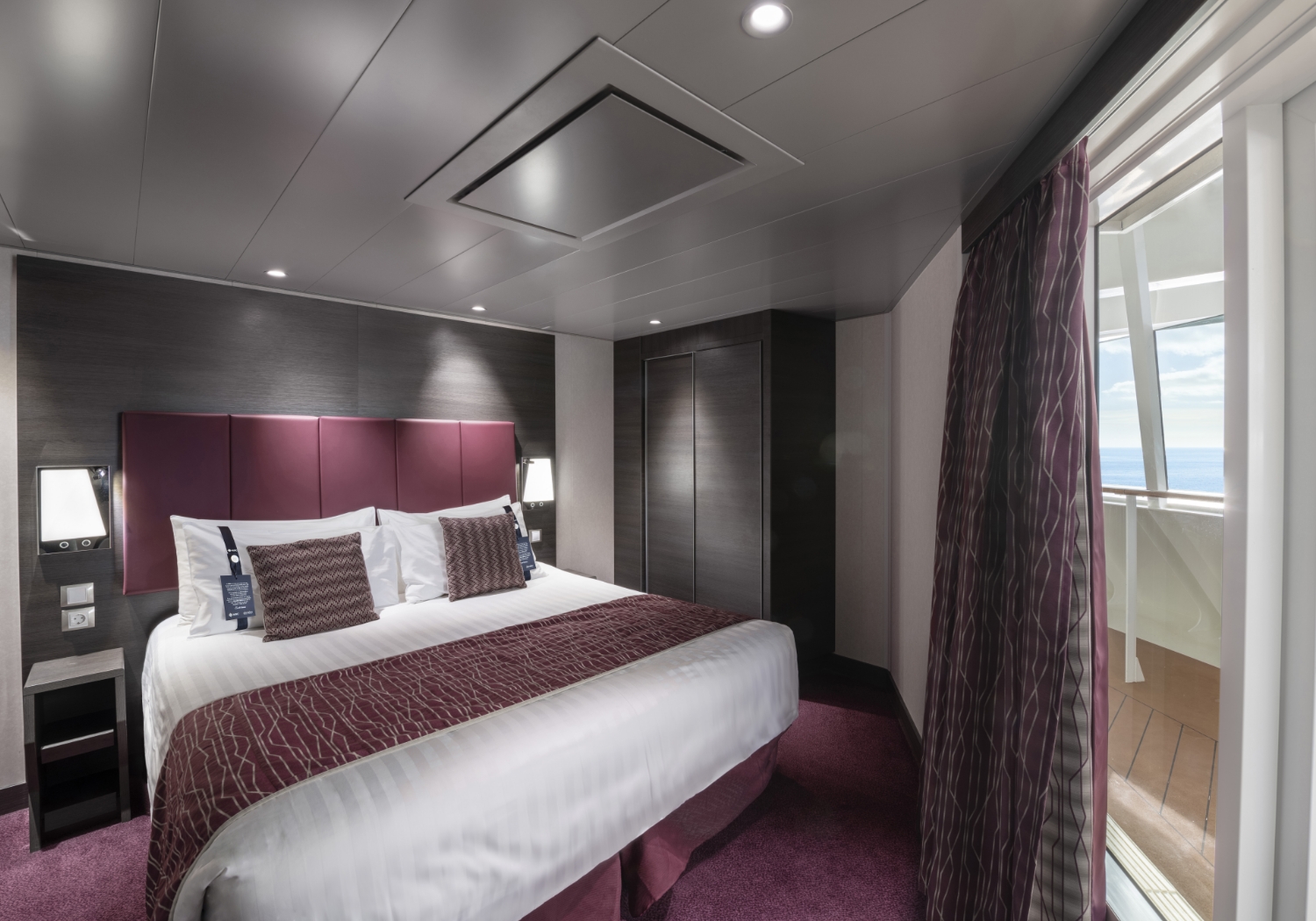 MSC Bellissima Suite Cabin