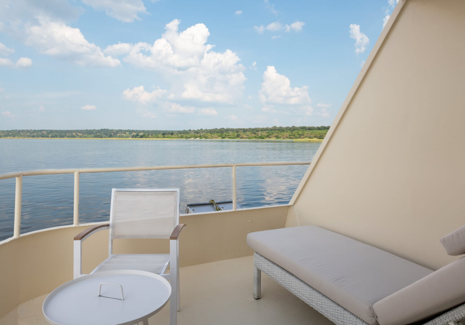 Zambezi Queen Luxury Suite