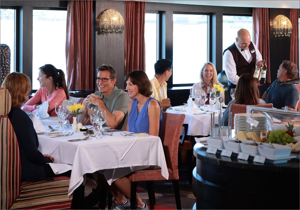 Amawaterways-AmaDolce-food-drink-2_qkfphe