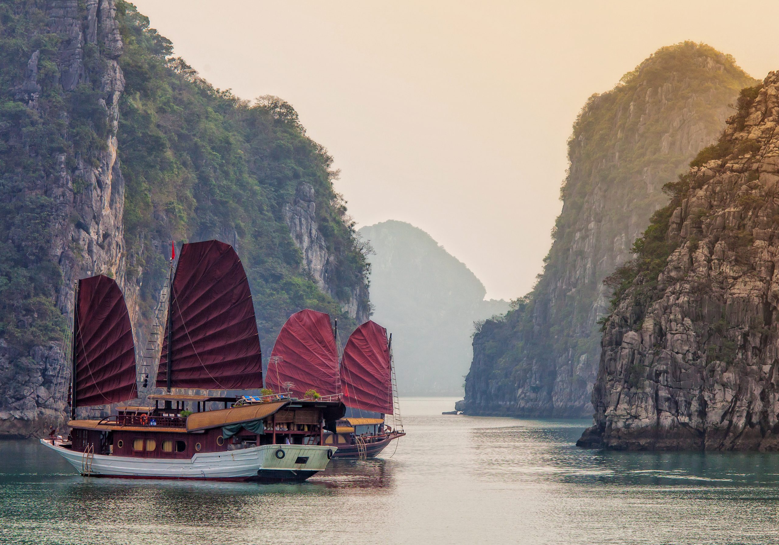Hạ Long Bay Indochine Junk Boat Cruise